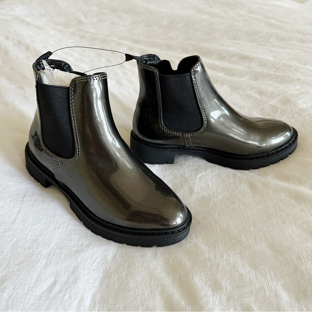 GAP Kids Girl Rainboots Waterproof Ankle Boot, Charcoal color, Size 1